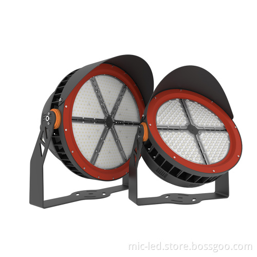 Factory Manufacture LED Sports Stadium Light 300W 400W 600W - Outdoor Football Halogen Flood Light"
However, considering typical SEO practices and to make it more concise while retaining key information, you might consider:
"LED Sports Stadium Light 30